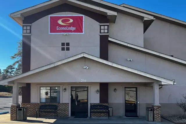 Photo 1 - Econo Lodge Spring Lake near Fort Bragg
