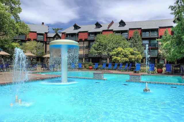 Photo 1 - Sheraton Westport Chalet Hotel St. Louis