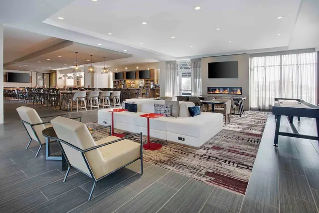 Photo 1 - DoubleTree by Hilton Chicago Midway Airport