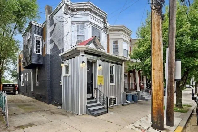 Photo 1 - Stylish 4 bedroom home near Philadelphia