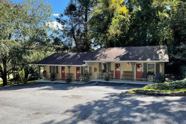 Photo 1 - Mountain Aire Cottages, Inn, & Glamping