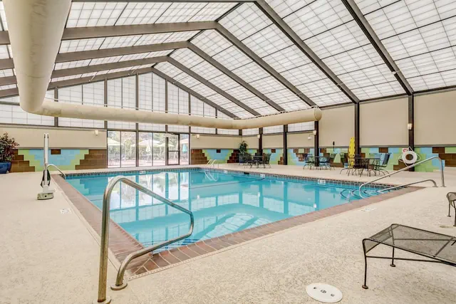 Photo 1 - Holiday Inn St. Louis Arpt West-Earth City by IHG