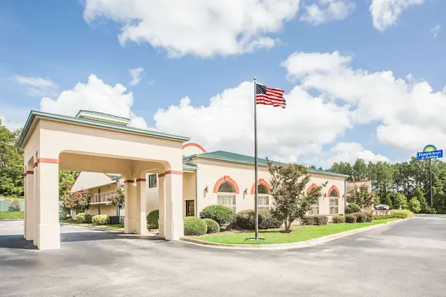 Photo 1 - Days Inn & Suites by Wyndham Columbia Airport