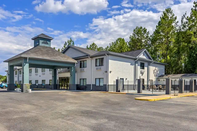 Photo 1 - Econo Lodge Jesup