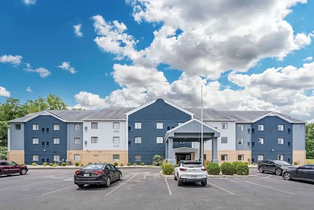 Photo 1 - Country Inn & Suites by Radisson, Pickerington, OH