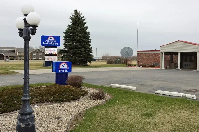 Photo 1 - Americas Best Value Inn Clear Lake