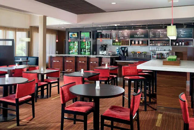 Photo 1 - Courtyard by Marriott Columbus