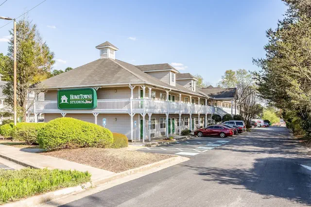 Photo 1 - HomeTowne Studios by Red Roof Atlanta NE - Norcross South