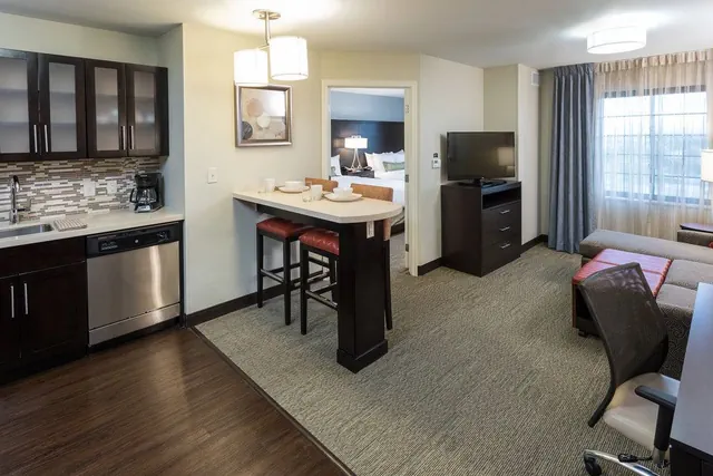 Photo 1 - 1 Bdrm Suite 1 Queen Nonsmoke