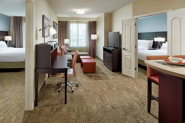 Photo 1 - 2 Bdrm Suite 2 Bed Other