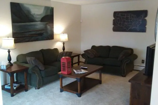 Photo 1 - Tomar Park Apt w/ Porch KP101APT2