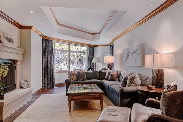 Photo 1 - Luxe 2BR+Den Ritz-Carlton Residence Quiet Location Save 20% on 7+ Nights!