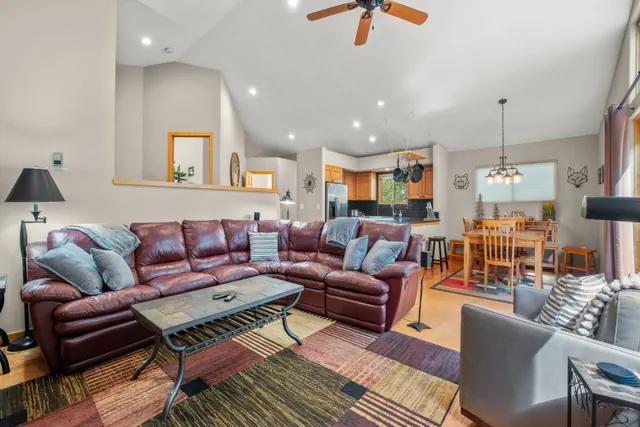 Photo 1 - Cutty Sark Court #1 3BR Mountain Views