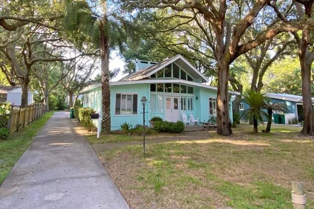 Photo 1 - SUBLIME - 4-Bedroom Home
