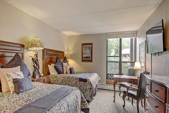 Photo 1 - Mountain Plaza Hotel Style Room with 2 Beds #407