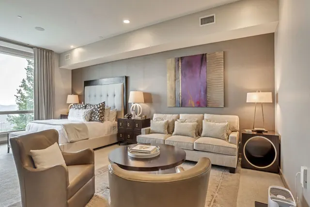 Photo 1 - Platinum Room