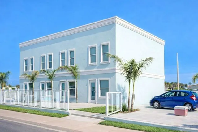 Photo 1 - 3BR Newer Townhome | Bay & Beach | Sleeps 10 | SPI