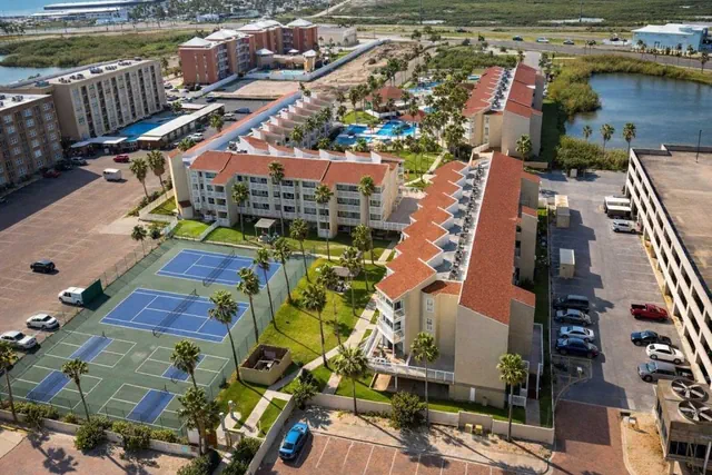 Photo 1 - Fresh & Bright 1BR Condo - Pool View & Steps to Beach