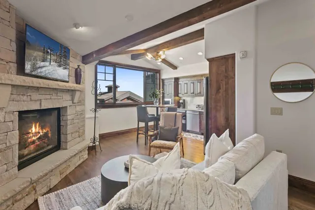 Photo 1 - Ski in/Ski Out, One bedroom condo