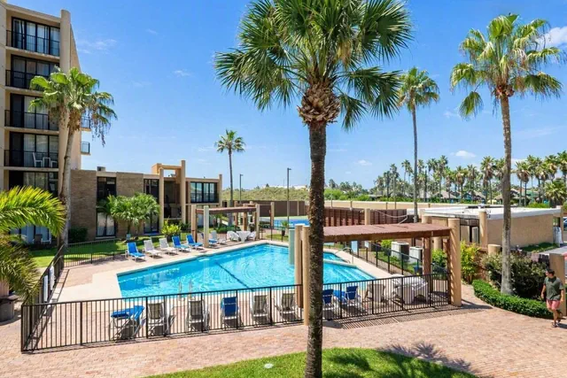 Photo 1 - Sea Vista Beachfront 3BR - Heated Pool