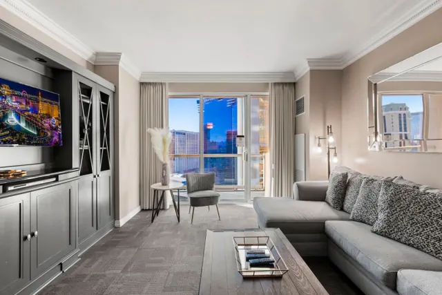 Photo 1 - Strip View Suite|On LV Strip w/Balcony/LazyRiver