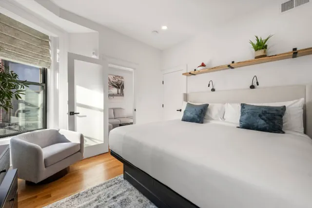 Photo 1 - Family Cove: Quiet & Modern 2 bed | Suite 10
