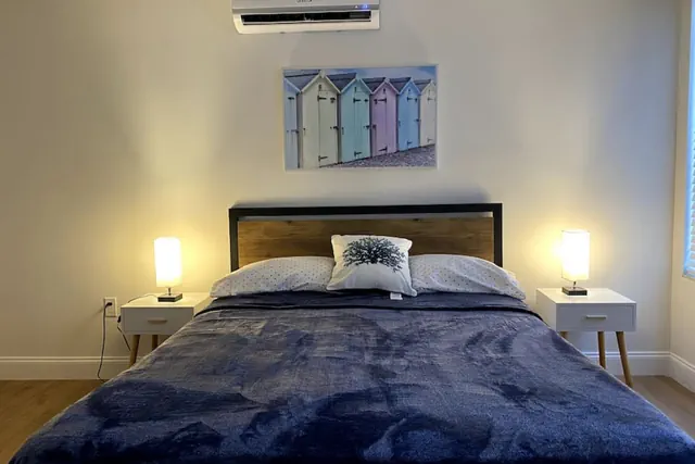 Photo 1 - Charming 1/1 apt w/parking on great location