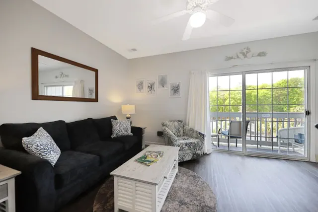 Photo 1 - Sea Trail 2 Bd/2 Bath with pool and close to beach