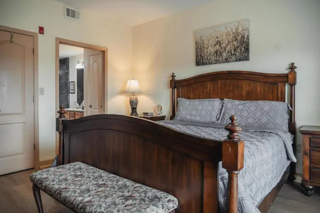 Photo 1 - Unit 5705 - Mountain View Condos