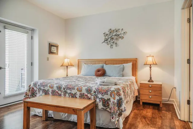 Photo 1 - Unit 5204 - Mountain View Condos