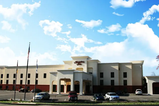Photo 1 - Hampton Inn Williamsburg