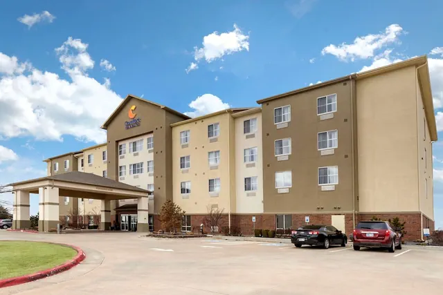 Photo 1 - Comfort Inn & Suites Oklahoma City West - I-40