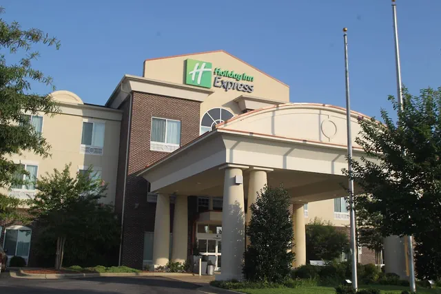 Photo 1 - Holiday Inn Express Pembroke by IHG
