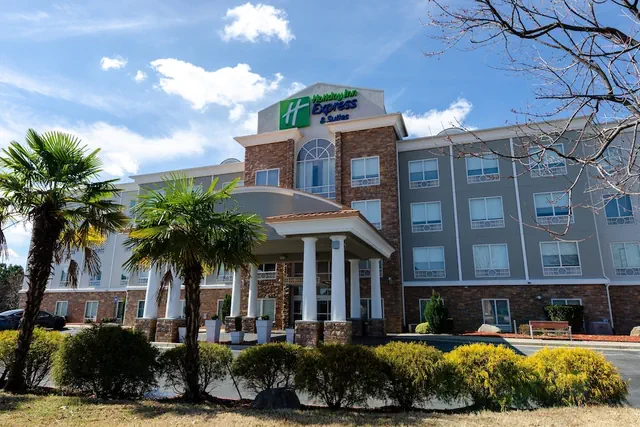 Photo 1 - Holiday Inn Express Atlanta Airport West - Camp Creek Market by IHG