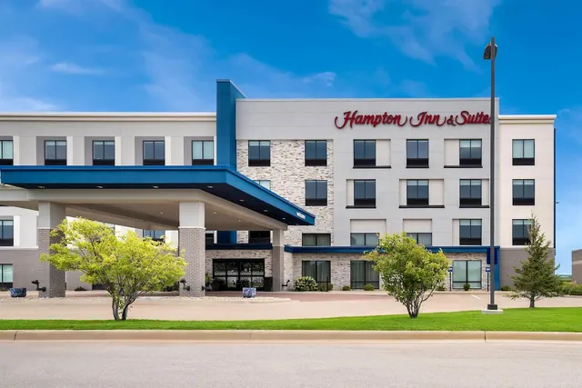Photo 1 - Hampton Inn & Suites Pekin Peoria Area
