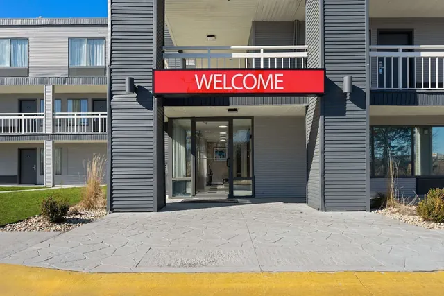 Photo 1 - Econo Lodge Rockford Casino Area