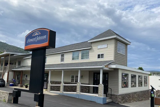 Photo 1 - Howard Johnson by Wyndham Lake George