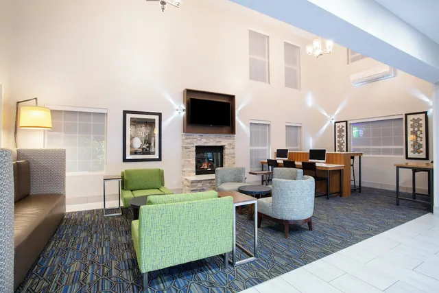 Photo 1 - Holiday Inn Express & Suites Lincoln City by IHG