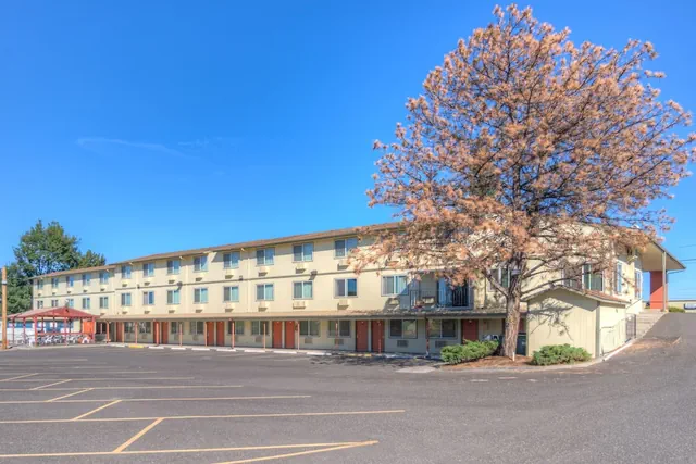 Photo 1 - Redmond Inn