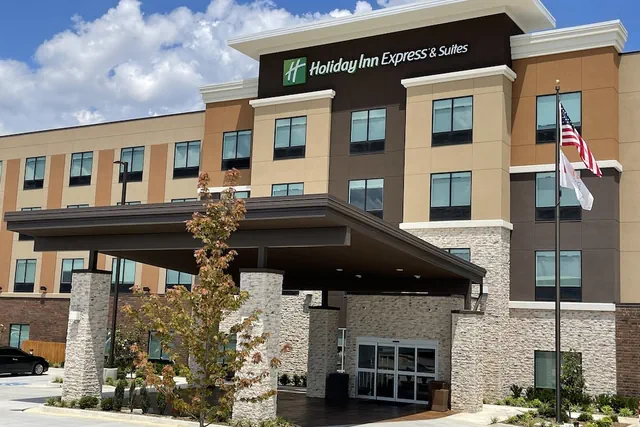Photo 1 - Holiday Inn Express & Suites Ft. Smith Airport by IHG