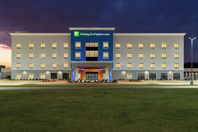 Photo 1 - Holiday Inn Express & Suites Forrest City by IHG