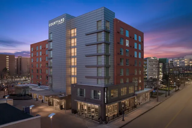 Photo 1 - Courtyard by Marriott Cleveland University Circle