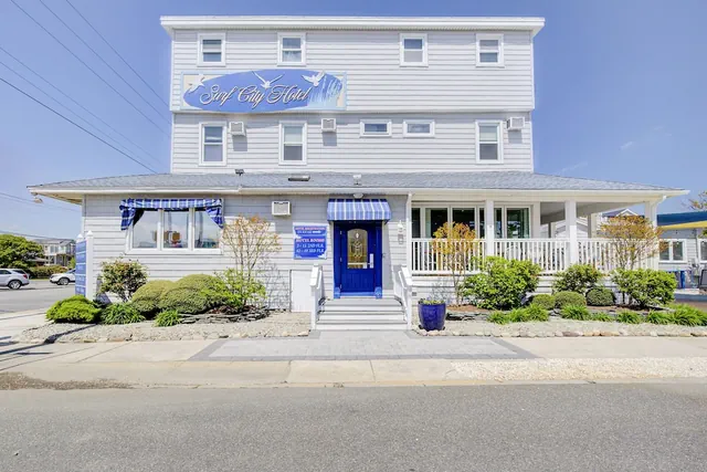 Photo 1 - Surf City Hotel