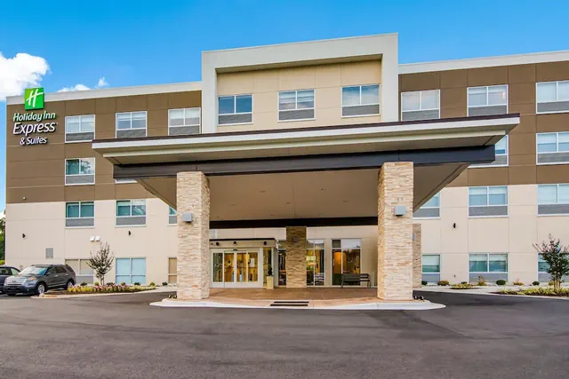 Photo 1 - Holiday Inn Express and Suites Asheboro by IHG