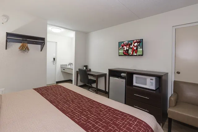 Photo 1 - Red Roof Inn Lancaster - Strasburg