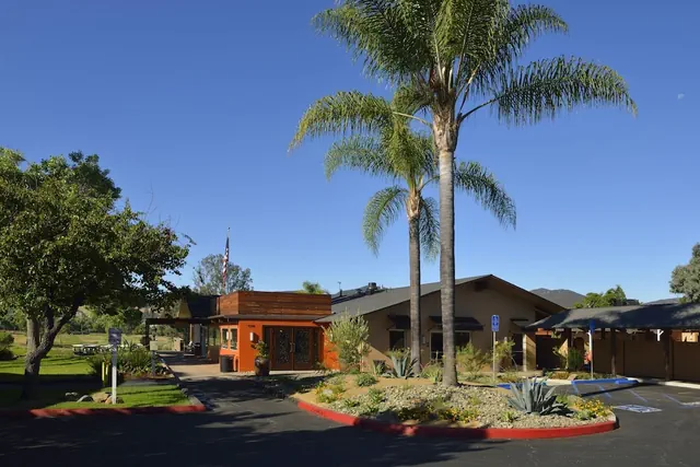 Photo 1 - Carlton Oaks Lodge, an Ascend Collection Hotel