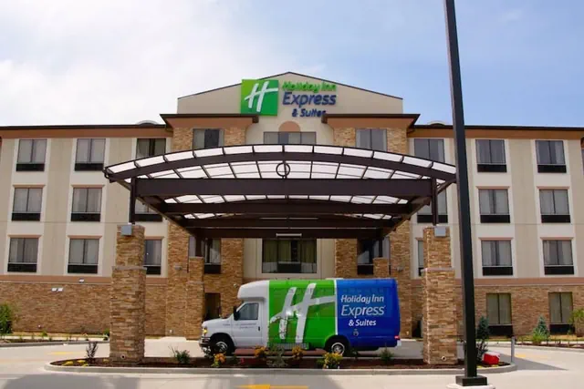 Photo 1 - Holiday Inn Express & Suites St Louis Airport by IHG