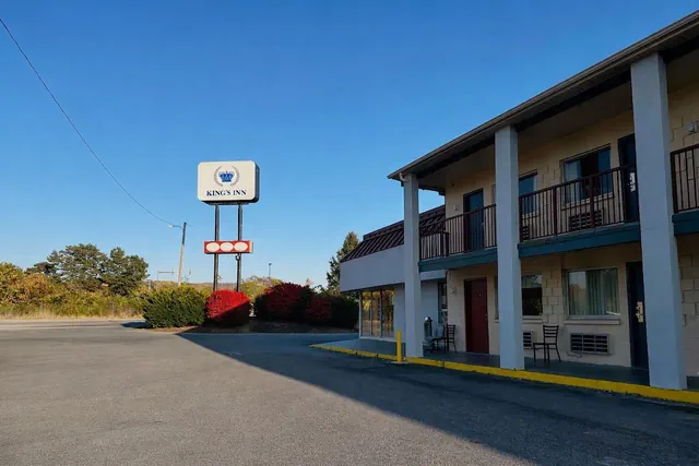 Photo 1 - Kings Inn Motel