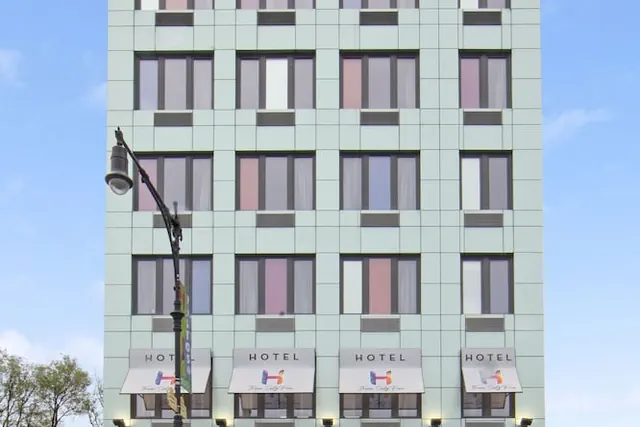 Photo 1 - Hotel 365 Bronx