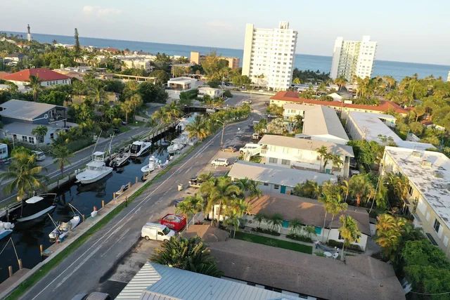 Photo 1 - POMPANO BEACH DELIGHT RETREAT 5' BEACH